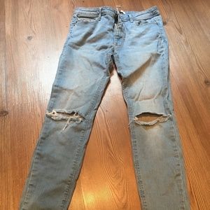 Ripped skinny jeans